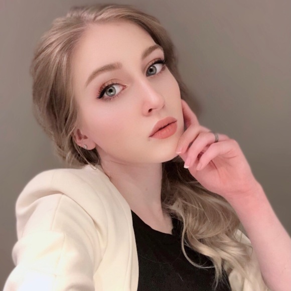 About My Closet - Picture 1 of 1